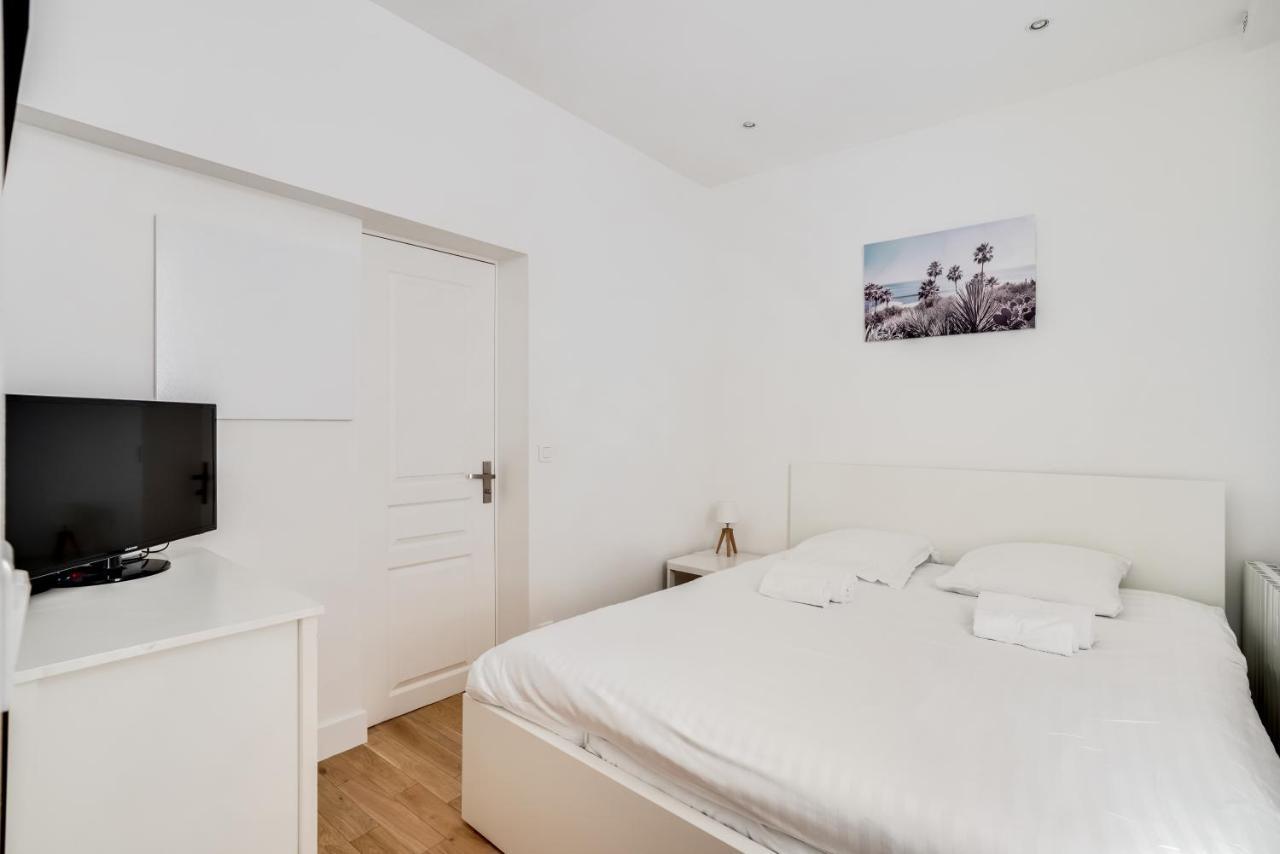 Apartment 3 People Close Eiffel Tower By Weekome Paris Exterior photo